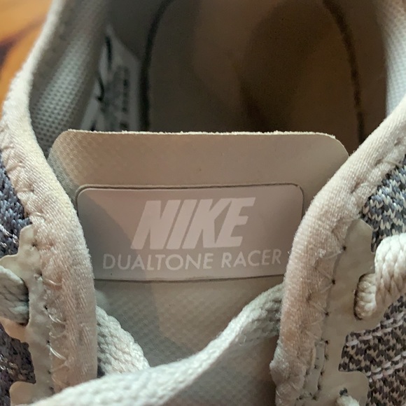 Women’s Nike sneakers Size 9 - Picture 9 of 12